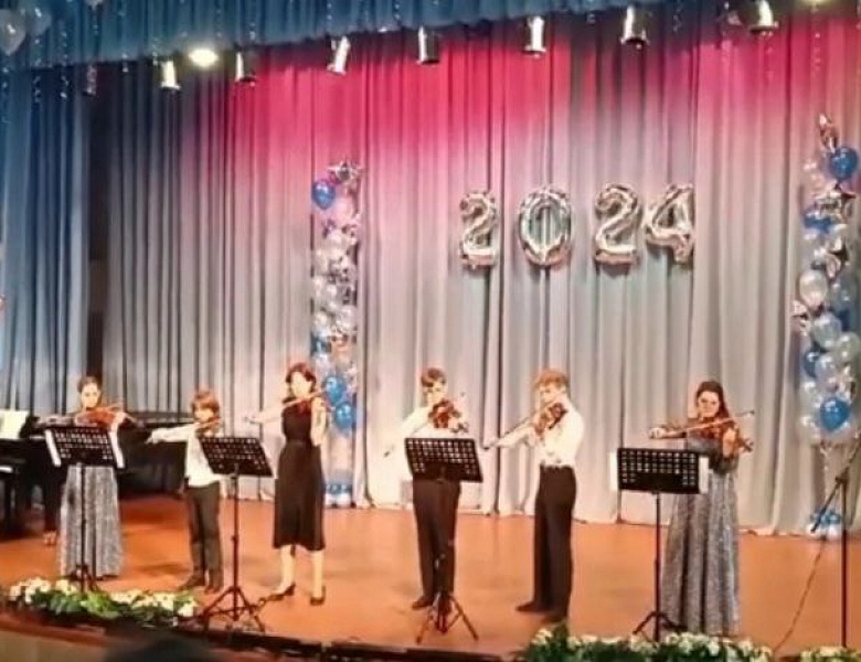 ГОТОВИТСЯ К ПЕЧАТИ УЧЕБНО_МЕТОДИЧЕСКОЕ ПОСОБИЕ ДЛЯ АНСАМБЛЯ СКРИПАЧЕЙ