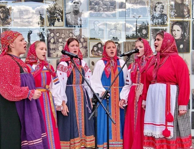 ПОДВИГ ВАШ БЕССМЕРТЕН