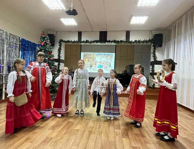 В НАШЕЙ ГОРНИЦЕ ВЕСЕЛЬЕ