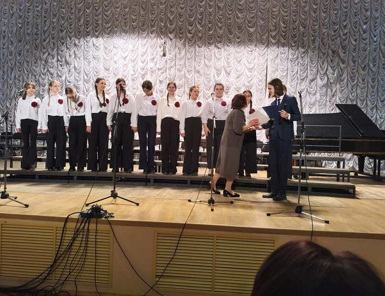 РАДУЙТЕСЯ, ЛЮДИЕ!