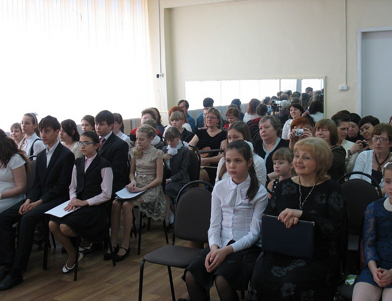 Пусть музыка в сердце разбудит все лучшее в жизни у нас…
