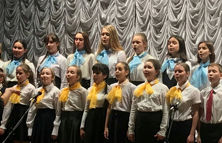 Будем песню беречь