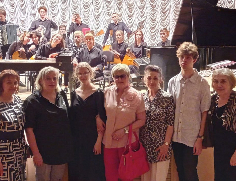 ГОРДИМСЯ НАШИМИ ВЫПУСКНИКАМИ